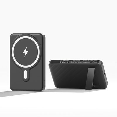 Máy sạc điện thoại di động từ tính toàn cầu 5000mAh Black Foldable Power Bank
