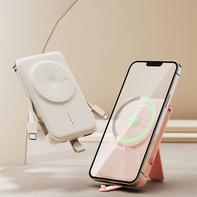 Giá tốt. 10000mAh pin từ tính với 5W 7.5W Wireless Output bảo vệ sạc quá mức trực tuyến